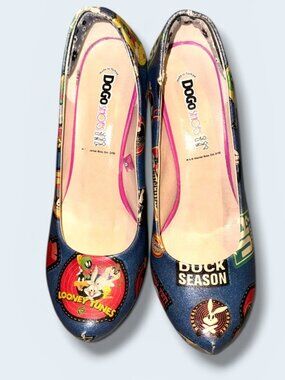 DOGO Looney Tunes Heels Size 38 Blue Comic Print Pumps
